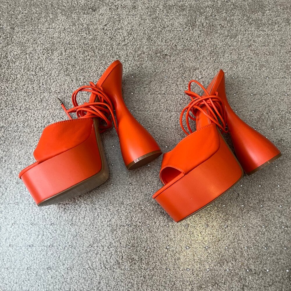 NEW Azalea Wang Platform Heel - Size 8.5 - image 1